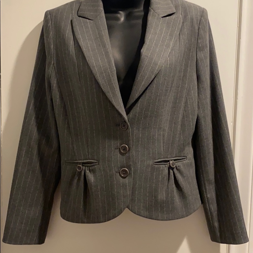 Suit studio max, gray pinstripe